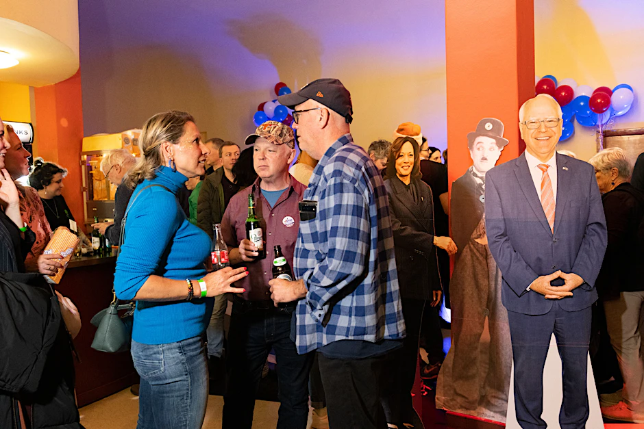 Die Democrats Abroad veranstalten ein Public Viewing der US-Wahl im Babylon Berlin.&nbsp;