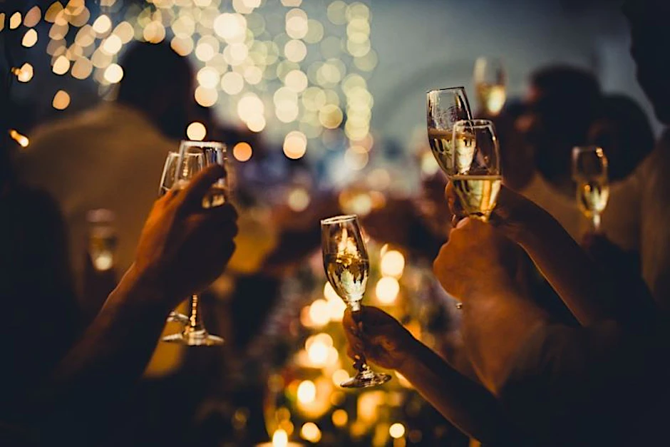 Ein Abend voller Eleganz und Champagner – starten Sie stilvoll ins neue Jahr 2026 beim Silvesterball&nbsp;im JW Marriott Hotel Berlin!