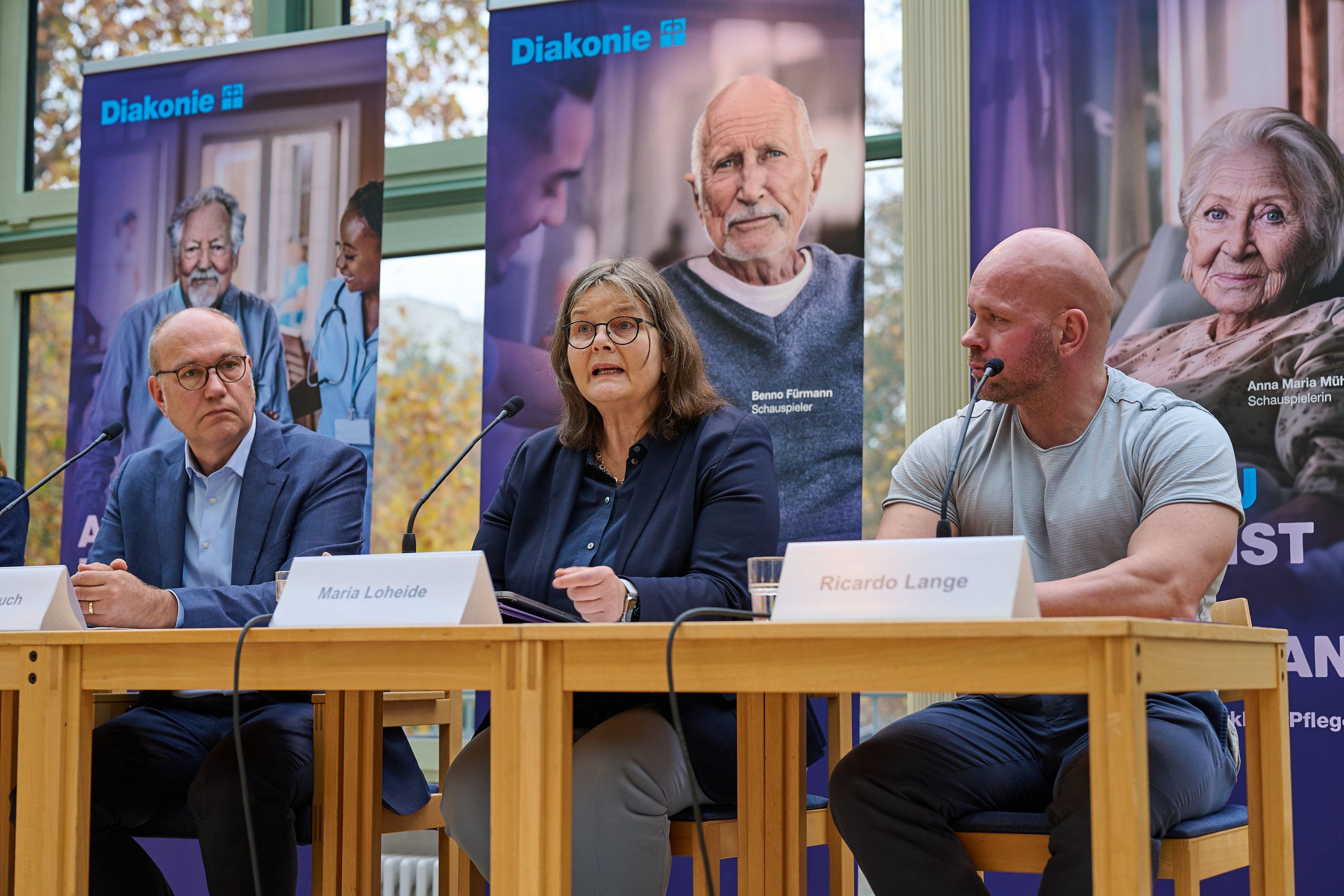 Image - Kampf dem Pflege-Kollaps: Ricardo Lange startet Kampagne mit Anna Maria Mühe und Benno Fürmann