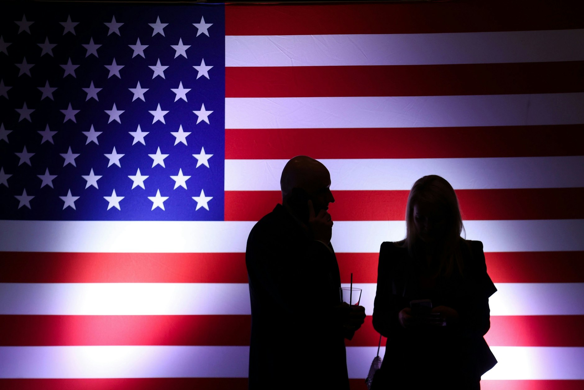 Wähler beobachten die Ergebnisse einer Wahlparty Las Vegas.