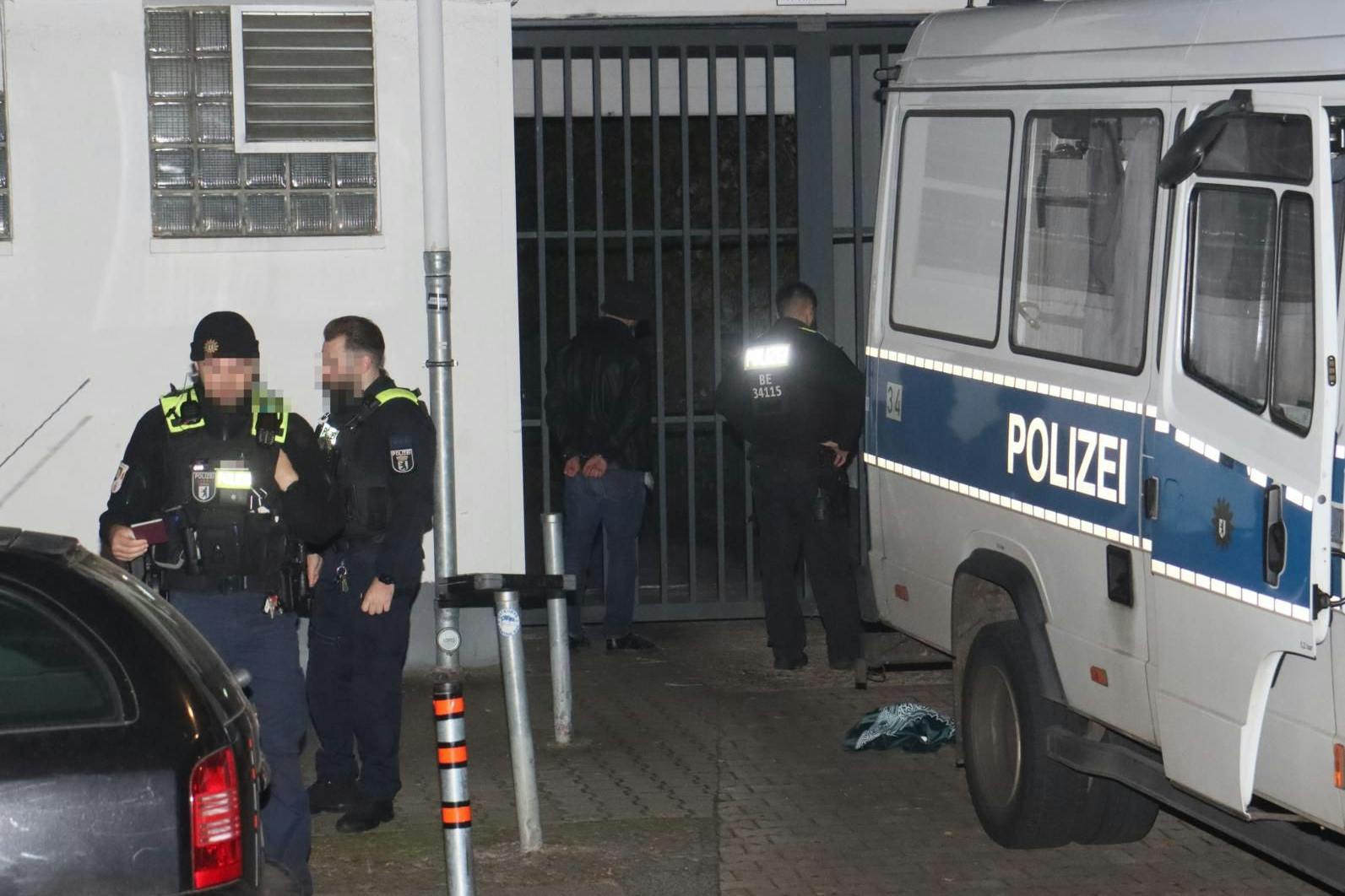 Spandau: Massenschlägerei endet mit mindestens einem Toten!