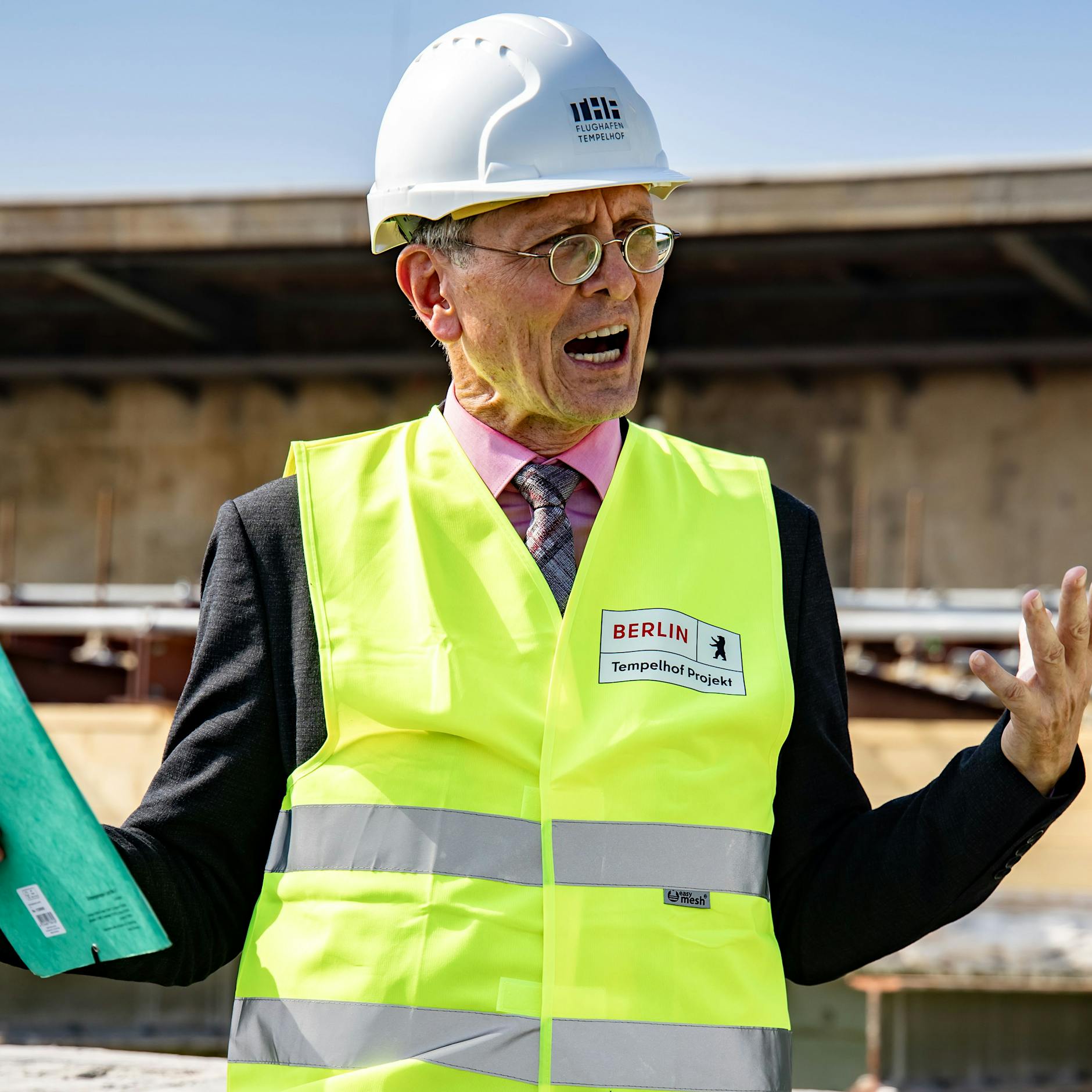 Asbest-Skandal am Jahnstadion: Anzeige gegen Behörde von Bausenator Gaebler