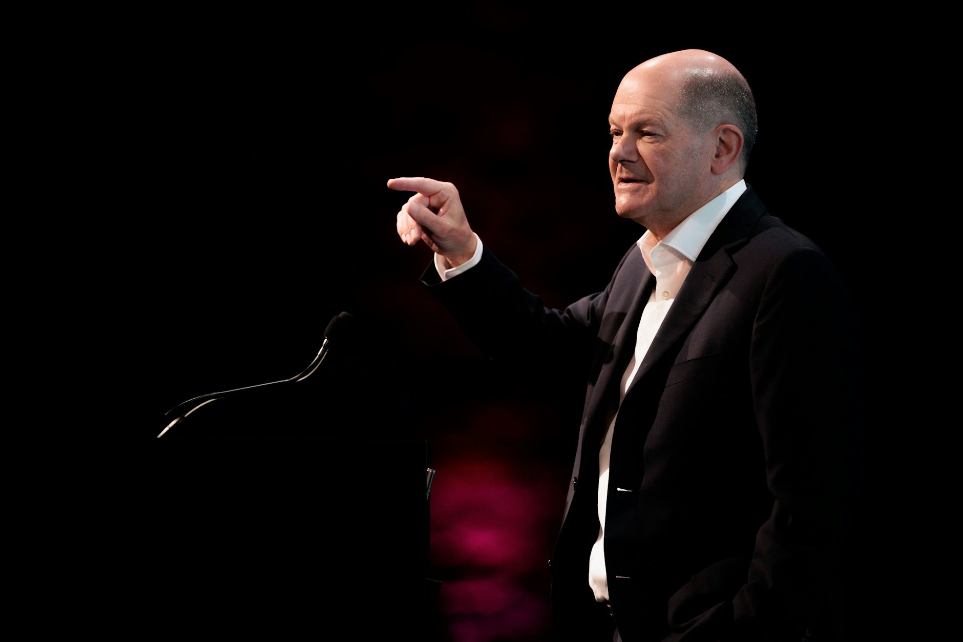 Bundeskanzler Olaf Scholz hilft mit seinem Kurs nur sich selbst, nicht der kriselnden deutschen Wirtschaft.