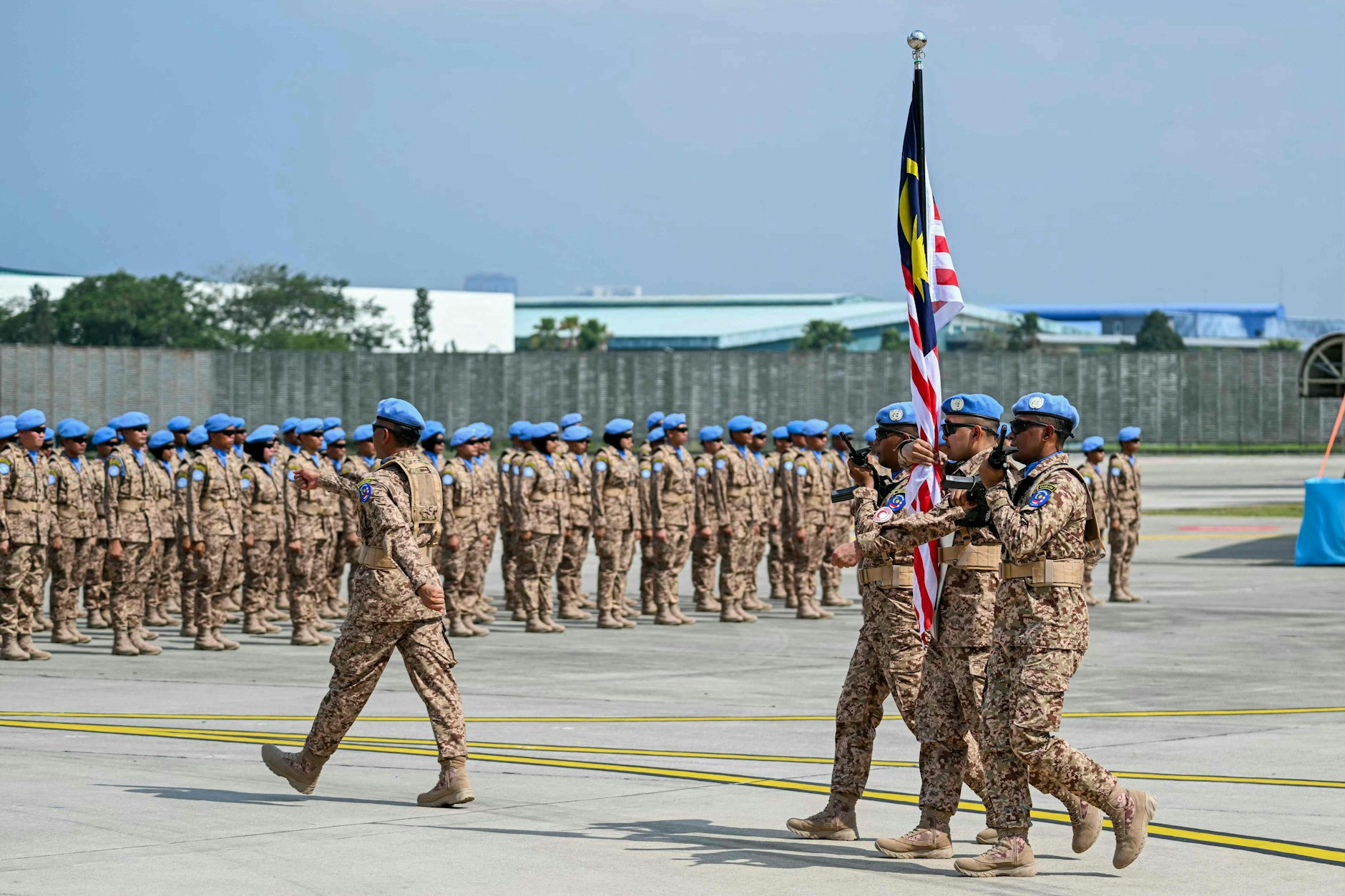 UNIFIL-Friedenstruppen bei einer Willkommenszeremonie für Blauhelmsoldaten aus Malaysia.
