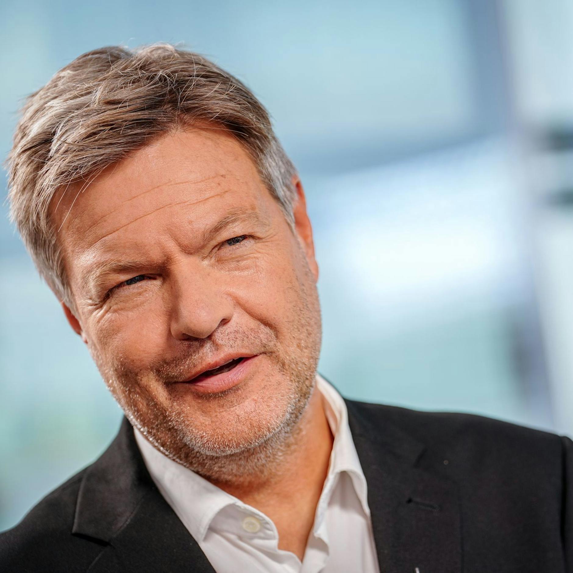 Image - Liveticker zum Ampel-Aus: Habeck äußert sich zu Neuwahlen – und schießt gegen Merz