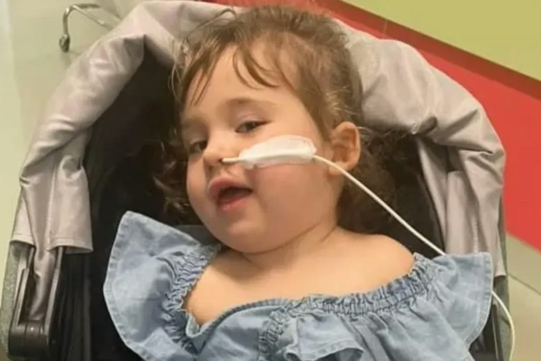 Die kleine Bella leidet an Kinderdemenz. Die Krankheit ist unheilbar.