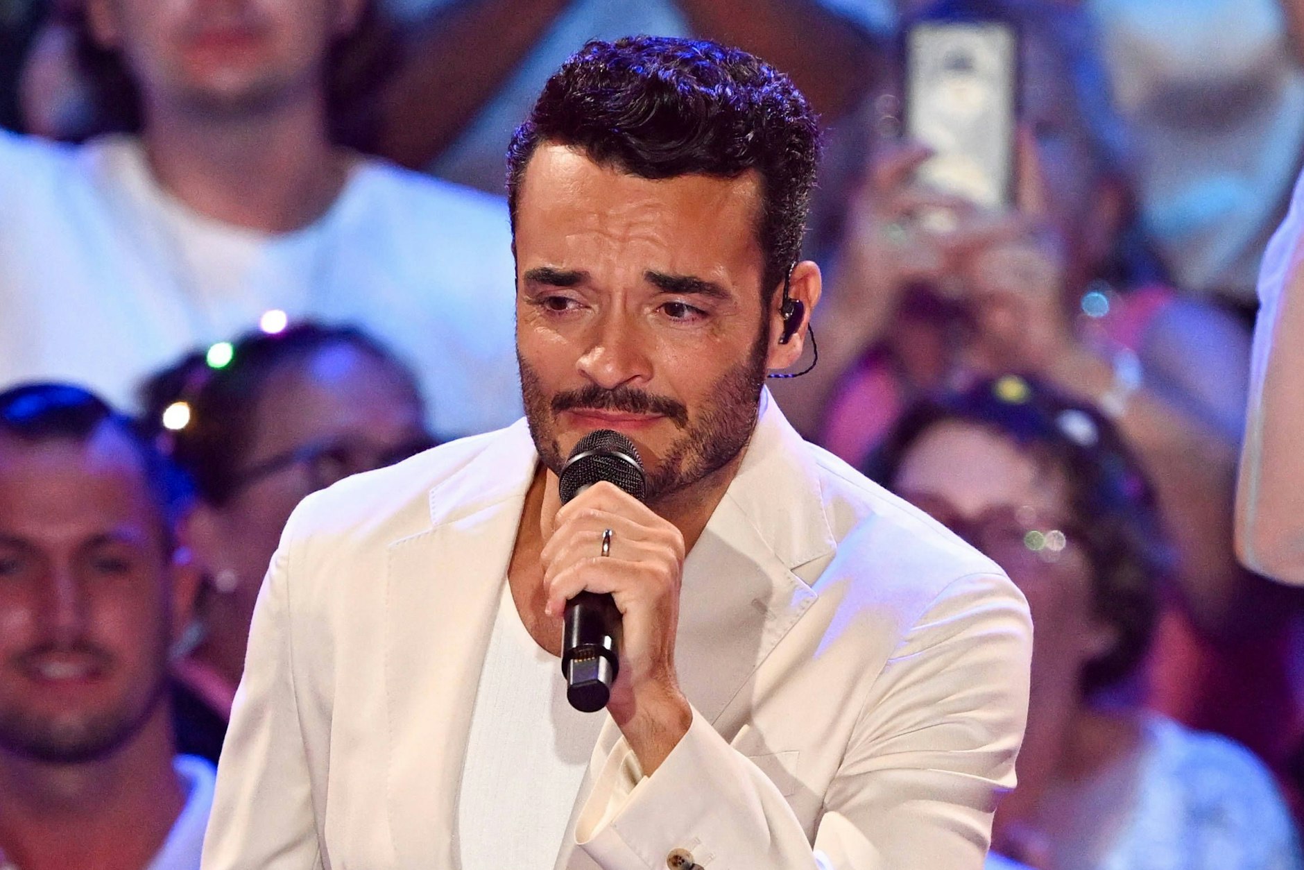 Wie geht es Giovanni Zarrella? Laut einem Bericht leidet der Moderator der „Giovanni Zarrella Show“ unter starken Schmerzen.