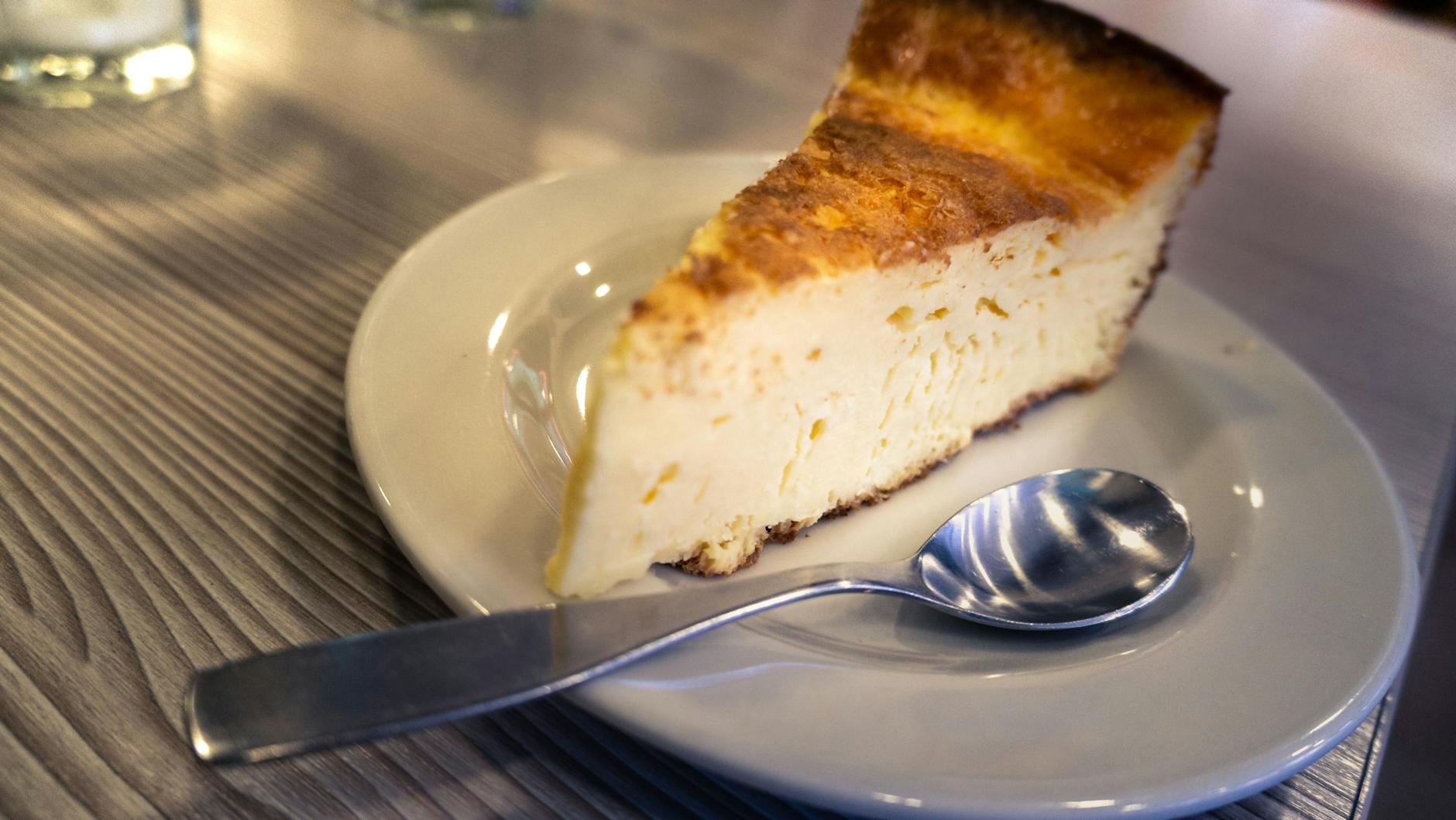 Omas cremiger Käsekuchen - so lecker und so leicht gemacht.