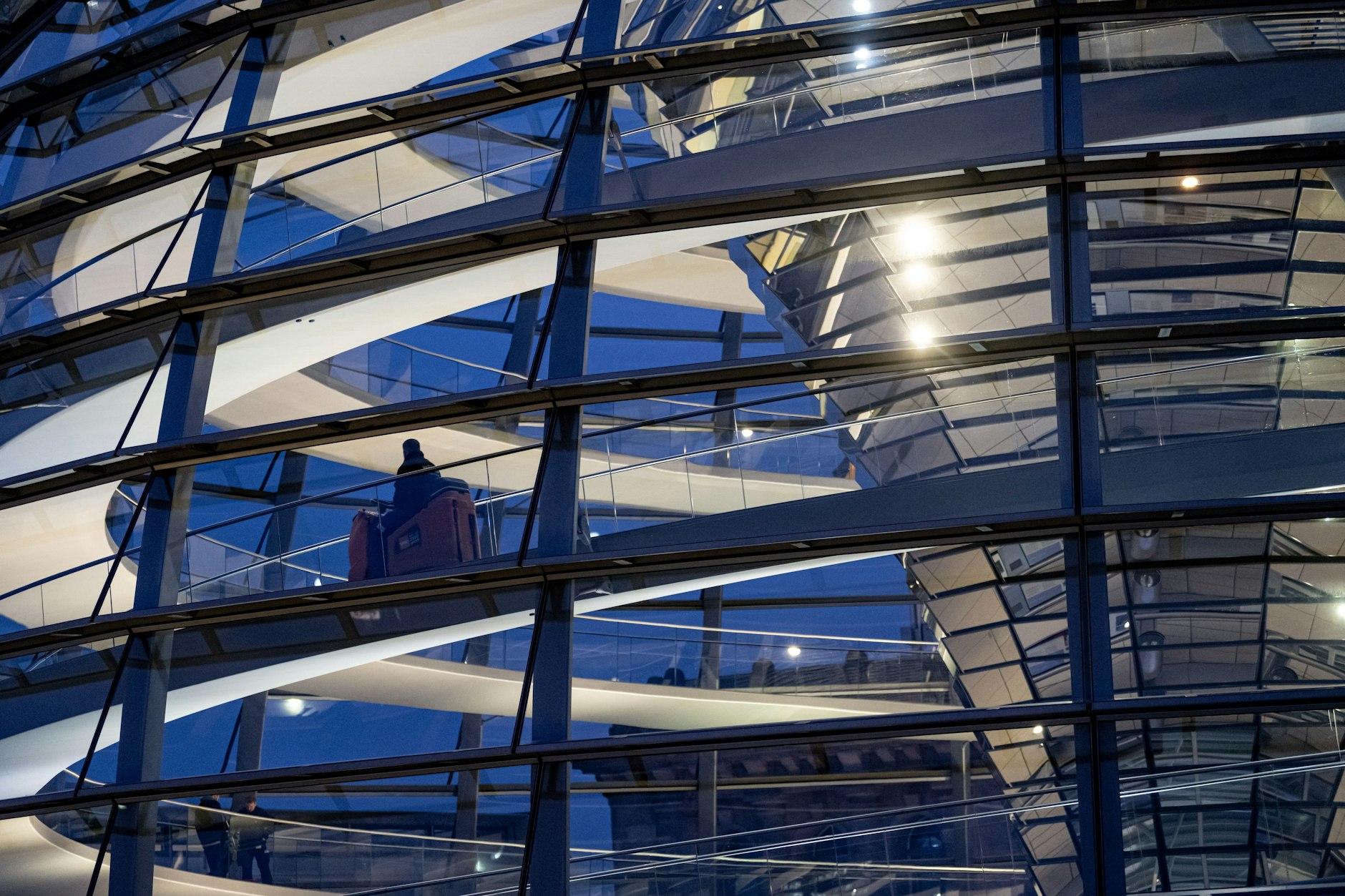Der Kampf um die Sitze im Bundestag unter der Reichstagskuppel ist bereits voll im Gange.