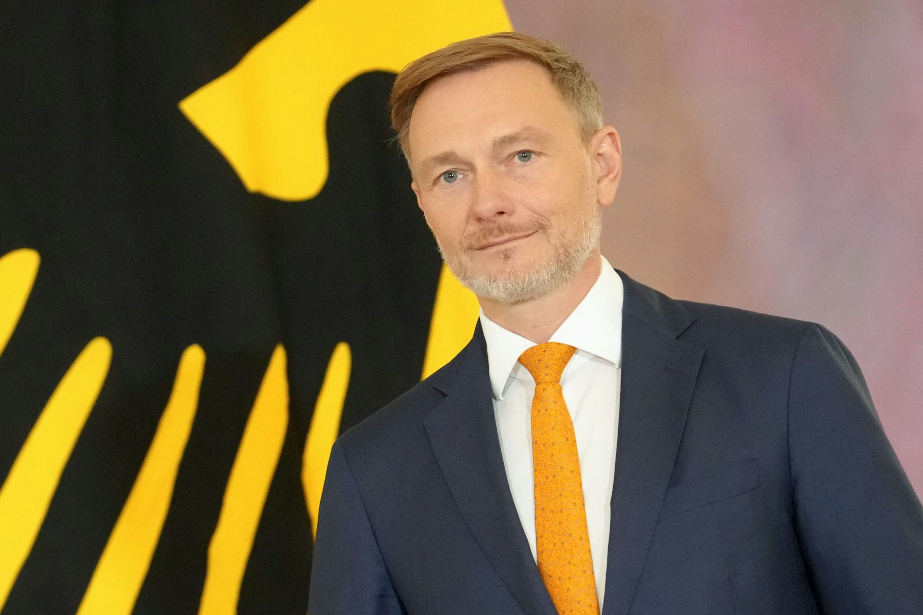 Christian Lindner (45, FDP) bei seiner offiziellen Entlassung aus dem Amt des Finanzministers im Schloss Bellevue.