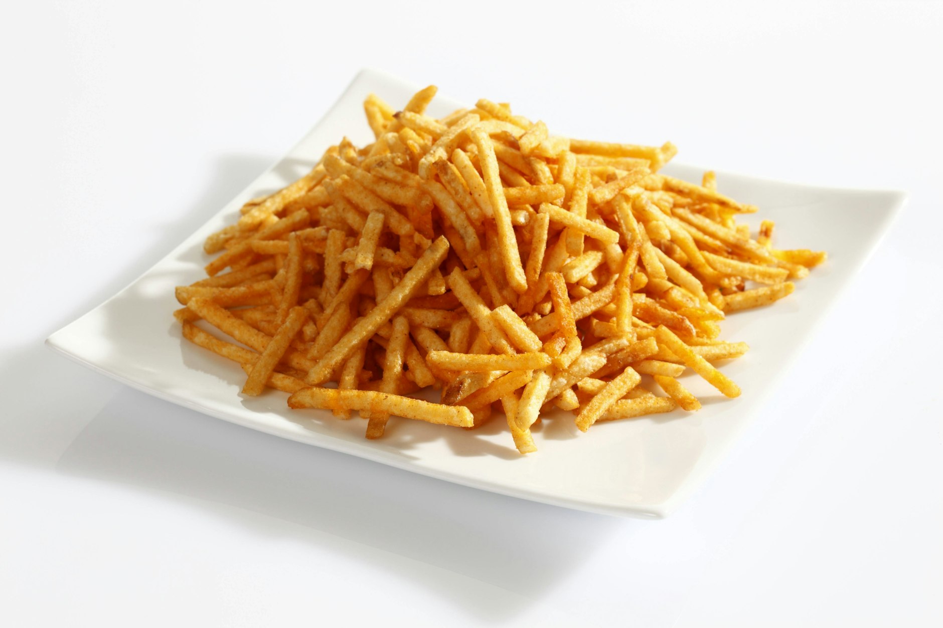 Die Handelskette Rewe ruft Kartoffelsticks zurück.