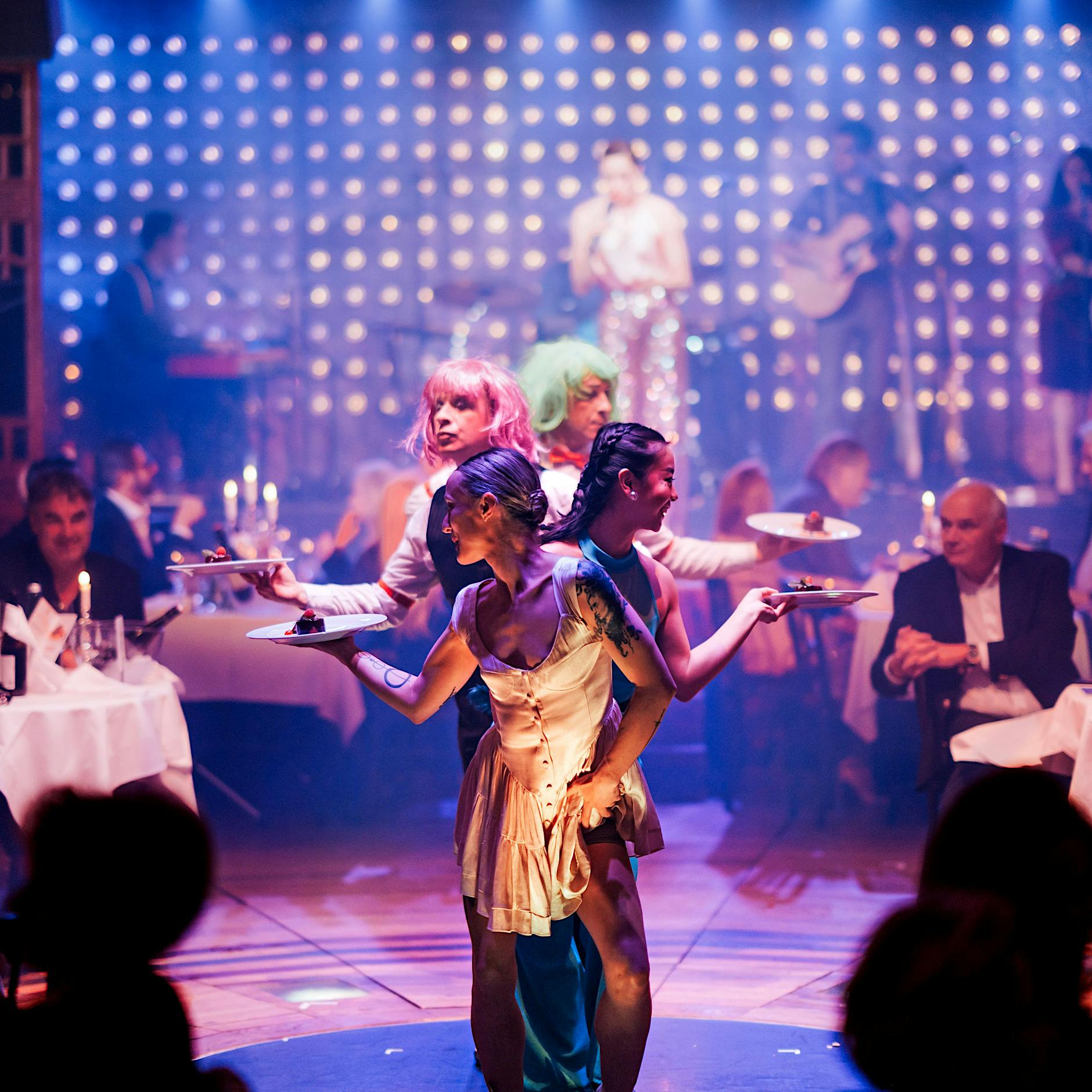 „Unikate“: Die neue Dinner-Show im Palazzo-Spiegelzelt