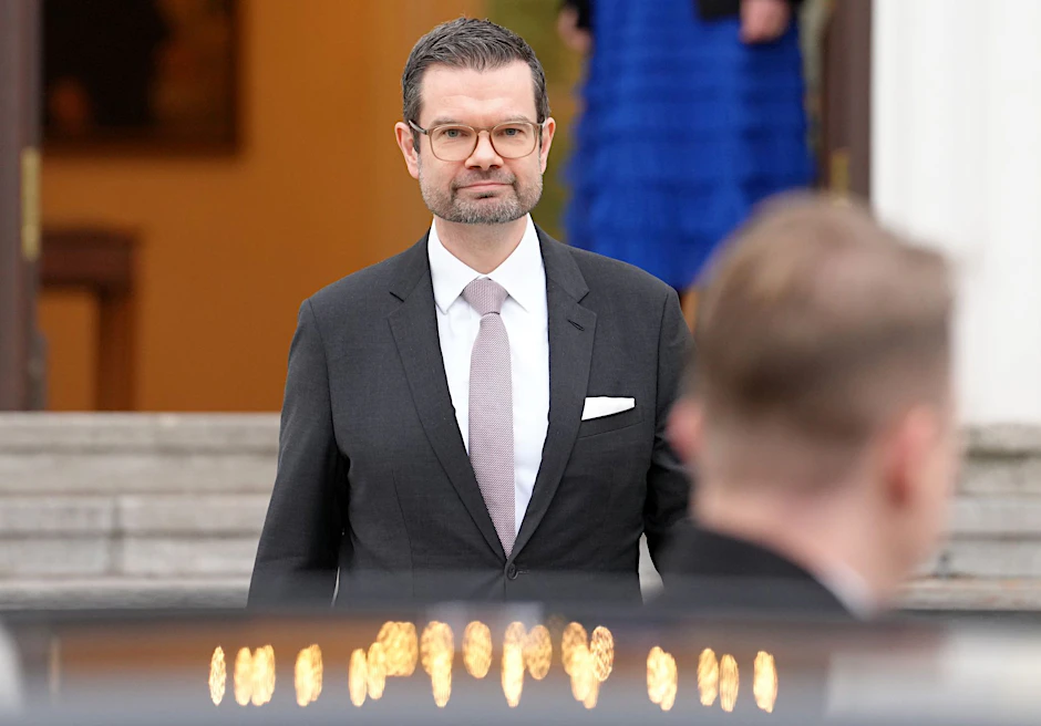 Marco Buschmann, hier bei seiner Verabschiedung als Justizminister im Schloss Bellevue, veröffentlichte auf Soundcloud das Lied „Gehen, um zu stehen“.