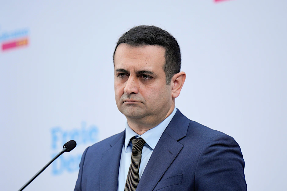 FDP-Generalsekretär Bijan Djir-Sarai will eine schnelle Entscheidung über den Termin für die <a href="https://www.berliner-zeitung.de/topics/bundestagswahl">Bundestagswahl</a>.