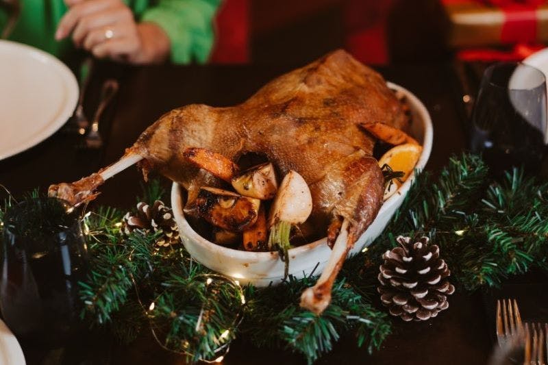 Festliche Magie und kulinarische Genüsse – Weihnachten im JW Marriott Berlin erleben!