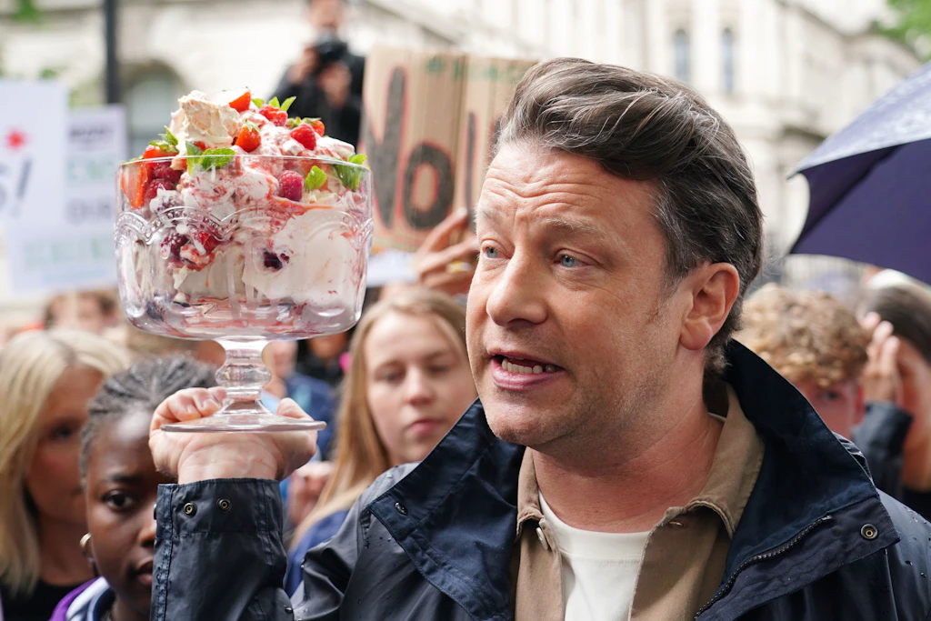 „Schädlich“: Starkoch Jamie Oliver zieht umstrittenes Jugendbuch zurück