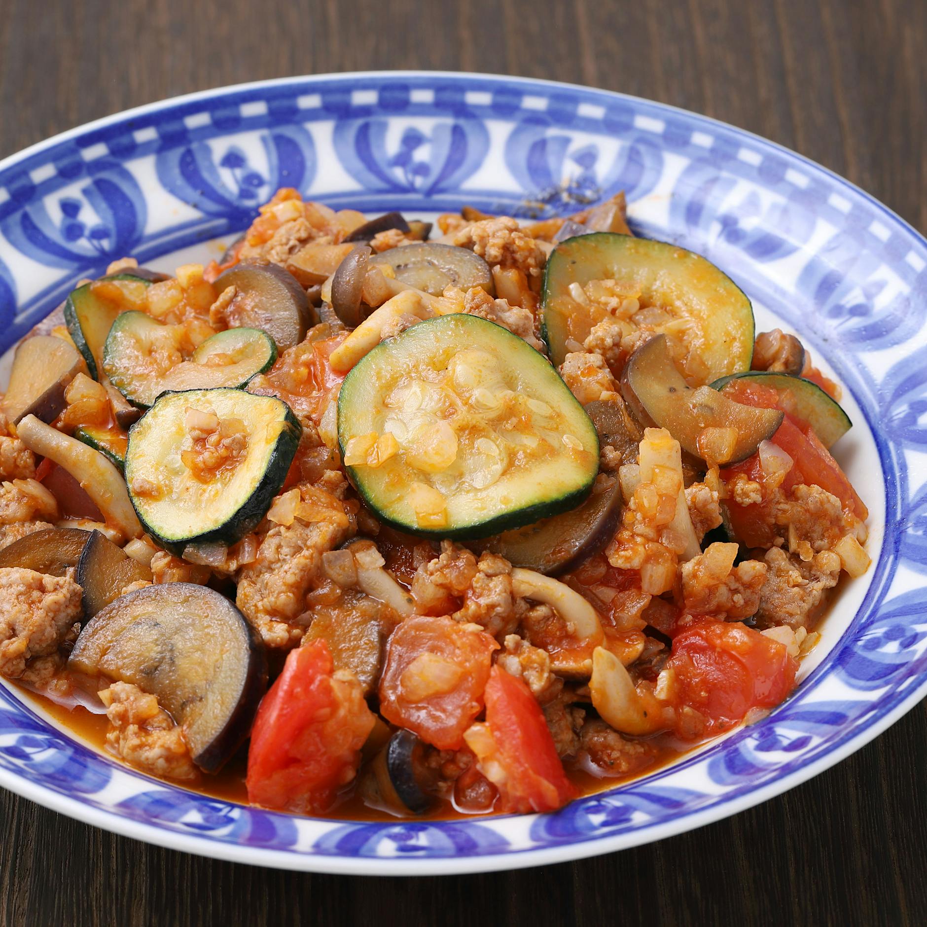 Schnelles, warmes Abendessen: Rezept für Hackfleisch-Pfanne mit Zucchini