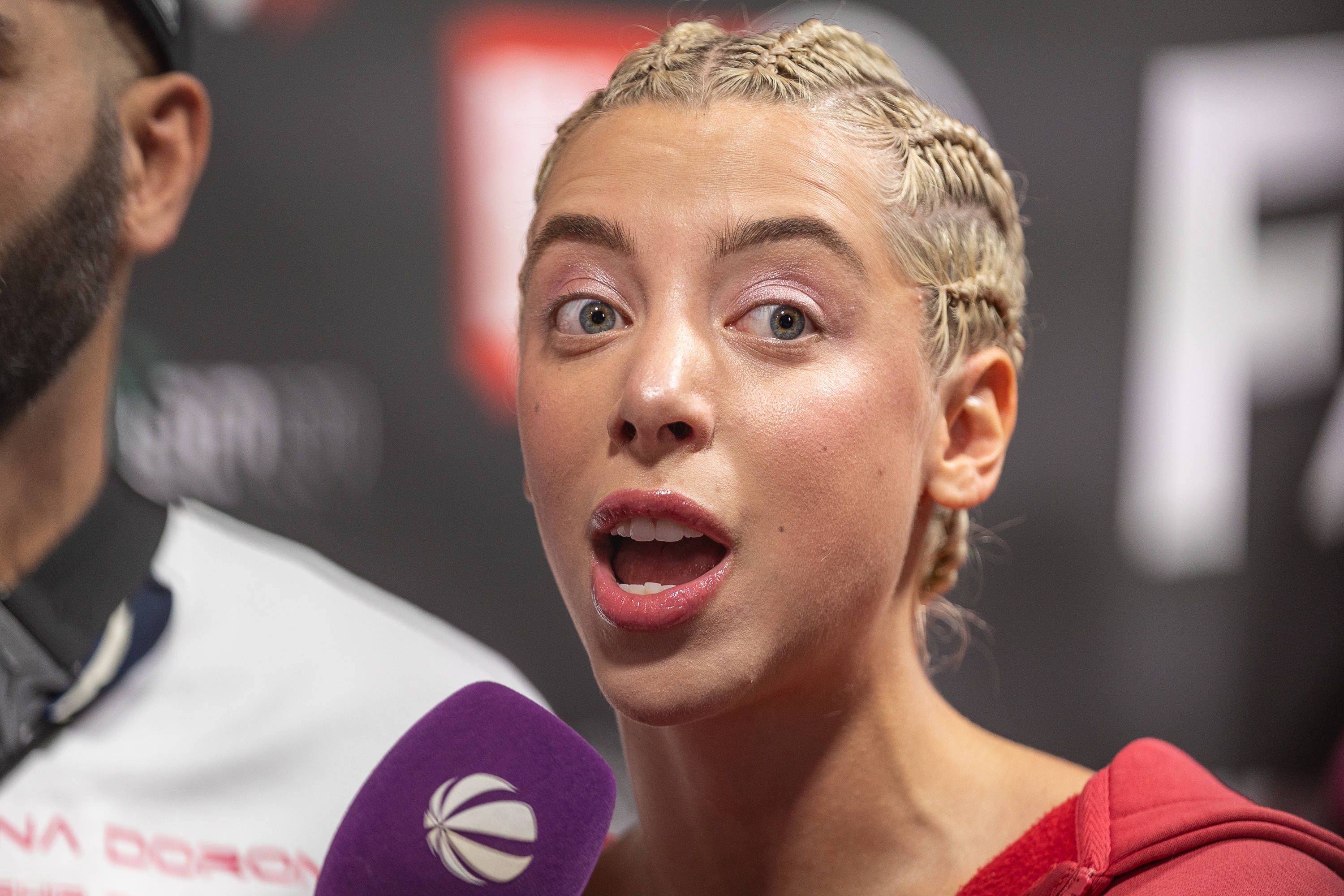 Image - Walentina Doronina: Blitz-Trennung vor dem Boxkampf und Seitenhieb gegen Ex