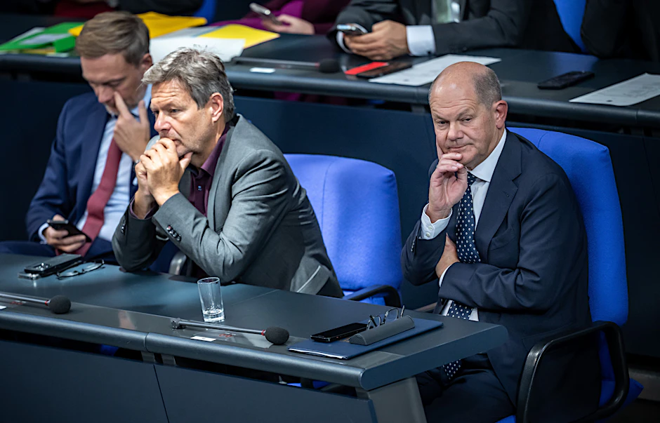 Die Ampelregierung ist zerbrochen, doch laut einer aktuellen Umfrage gibt in der Bevölkerung noch keine neue Wunsch-Koalition.