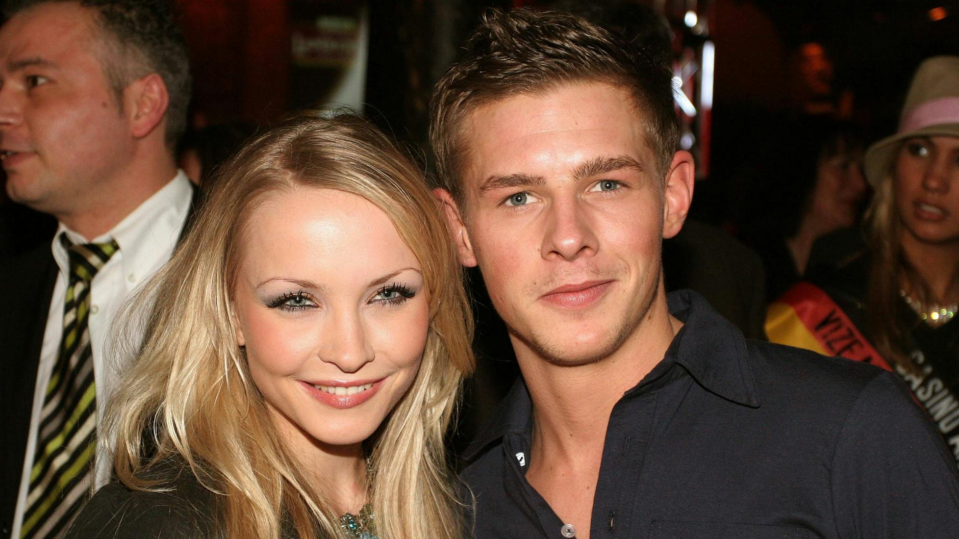 Klaas Heufer-Umlauf mit Moderatorin Janin Reinhardt bei der Lambertz Schoko & Fashion-Party in Köln im Januar 2005.