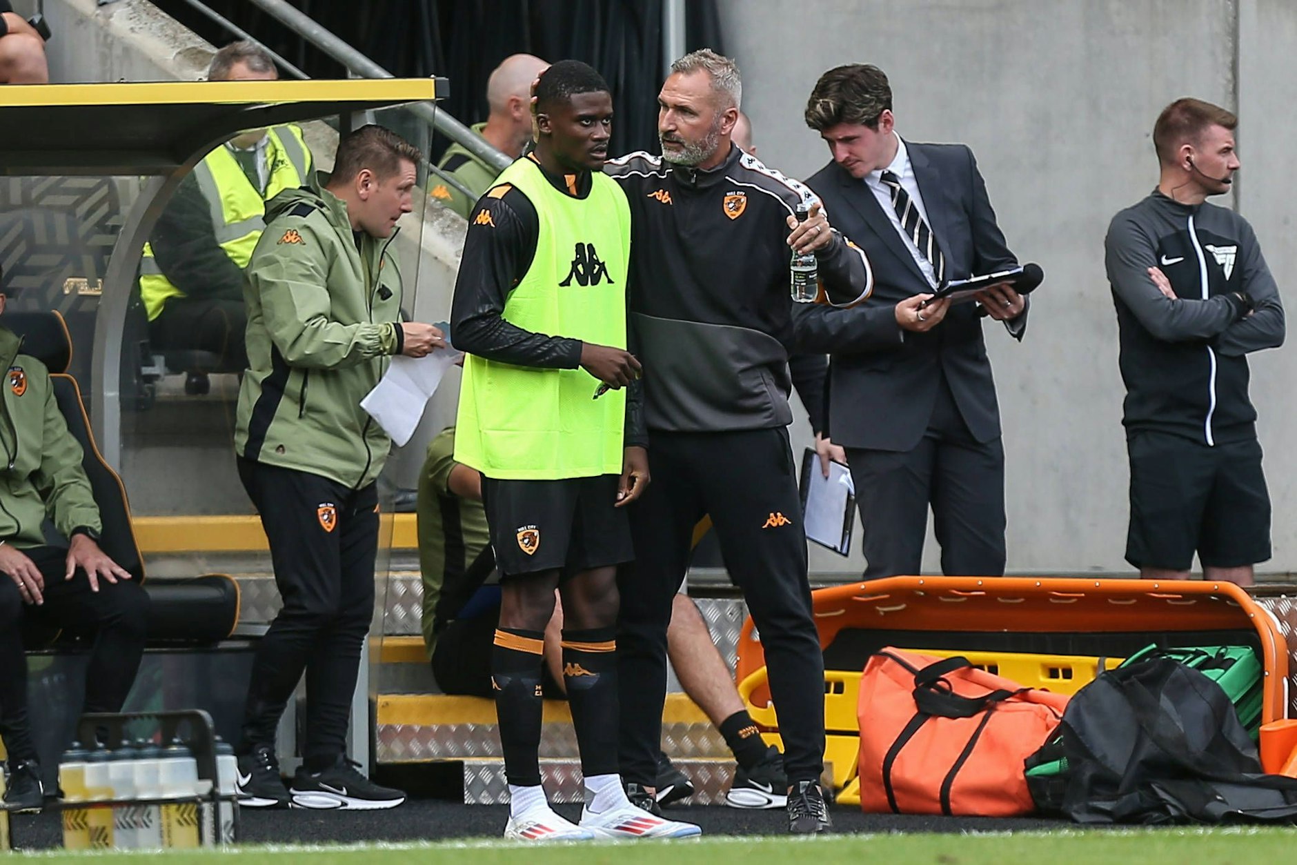 Hull-City-Trainer Tim Walter versprach sich viel von Union-Leihgabe Chris Bedia. Doch mittlerweile ist der Stürmer auch in England nur noch zweite Wahl.