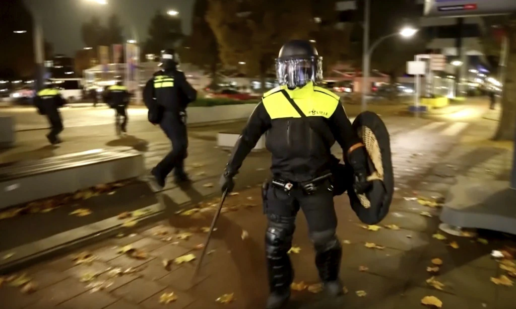 Amsterdam'daki Ajax-Maccabi maçından sonra şiddet: yine isyanlar, tutuklamalar