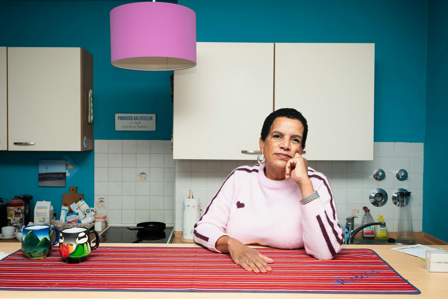 Sabrina Graetz in ihrer Küche: Dort steht natürlich auch ihr Geschirrspüler.