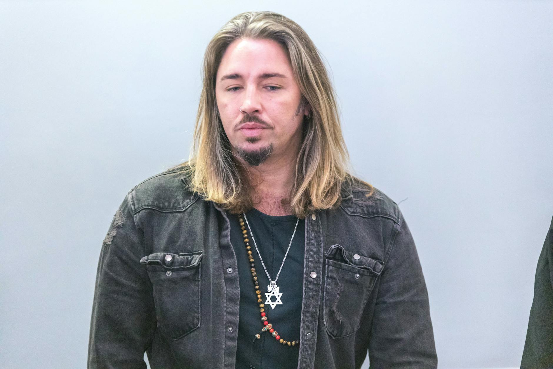 Gil Ofarim im November 2023 vor Gericht.