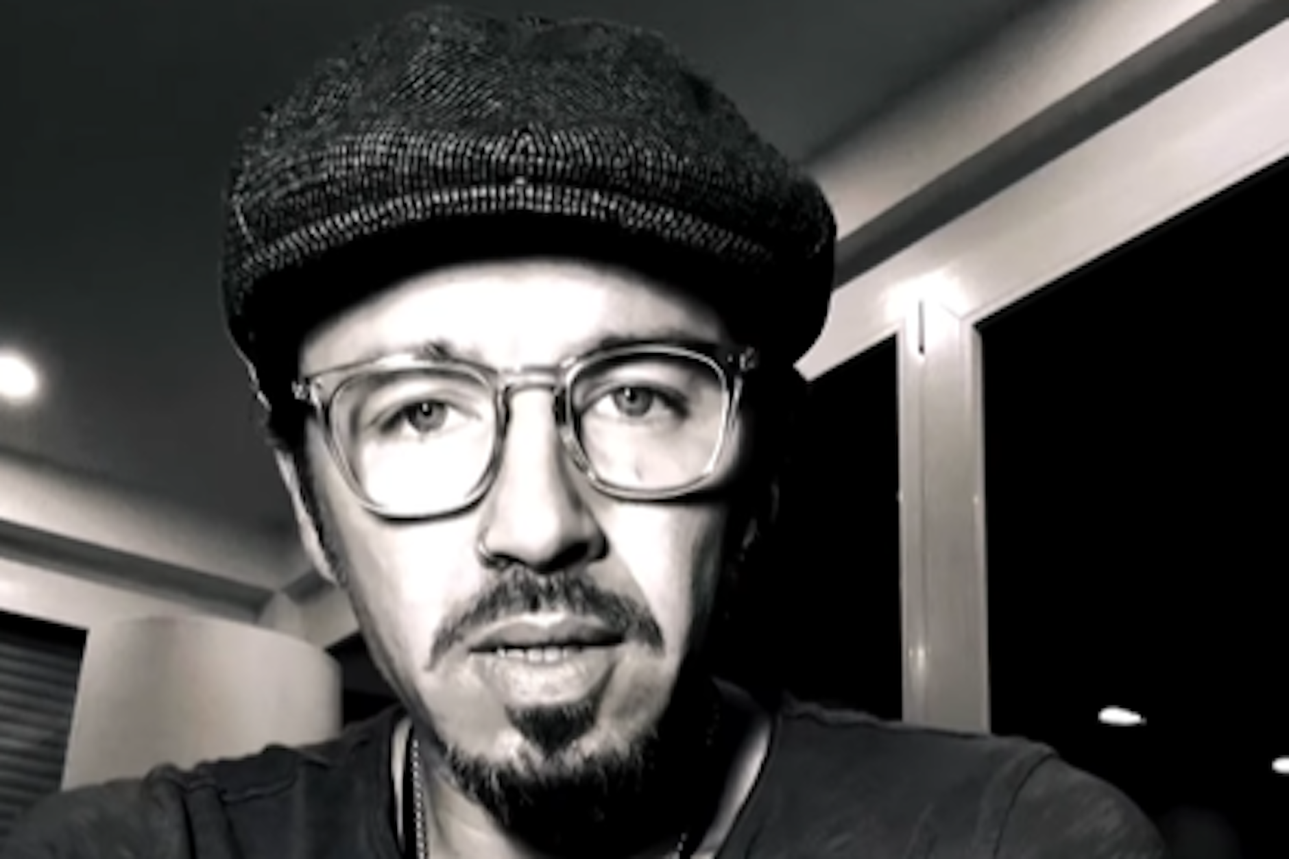 Gil Ofarim postete erstmals ein Video nach dem großen Skandal im vergangenen Jahr.