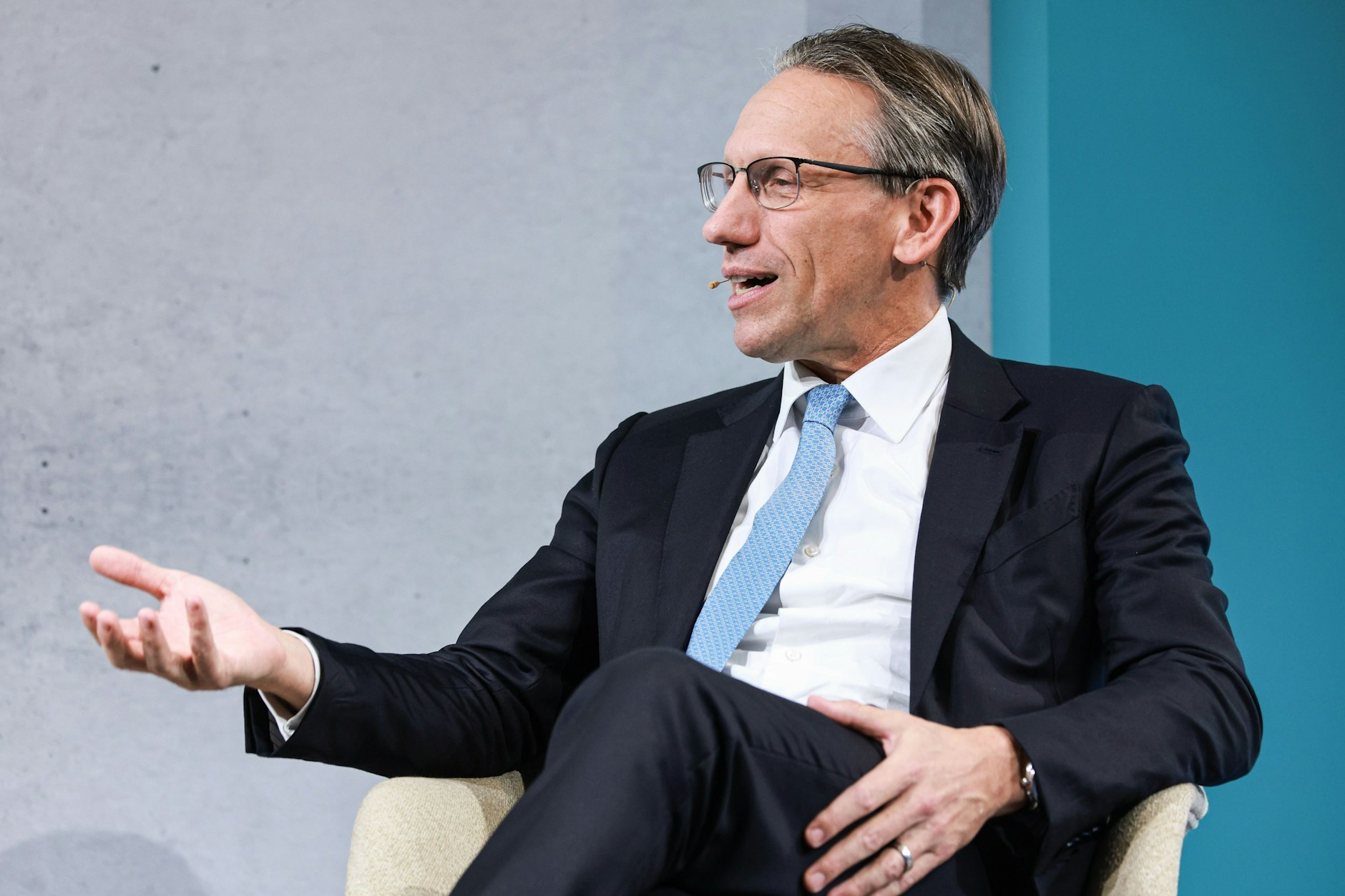 Der neue Bundesfinanzminister Jörg Kukies (SPD) berichtet, dass er „sehr kurz“ vor dem Bruch der Ampel-Koalition erfahren habe, dass er möglicherweise das Ministeramt übernehmen würde.