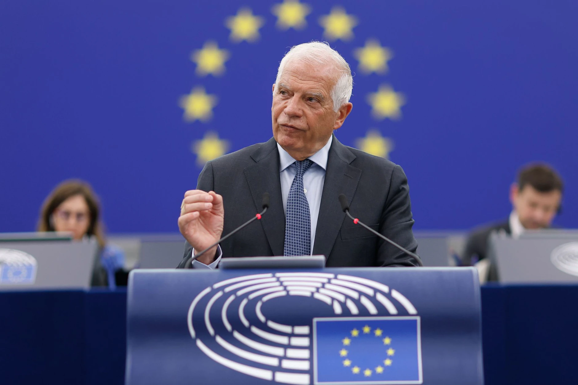 EU-Chefdiplomat Josep Borrell spricht im Europäischen Parlament.