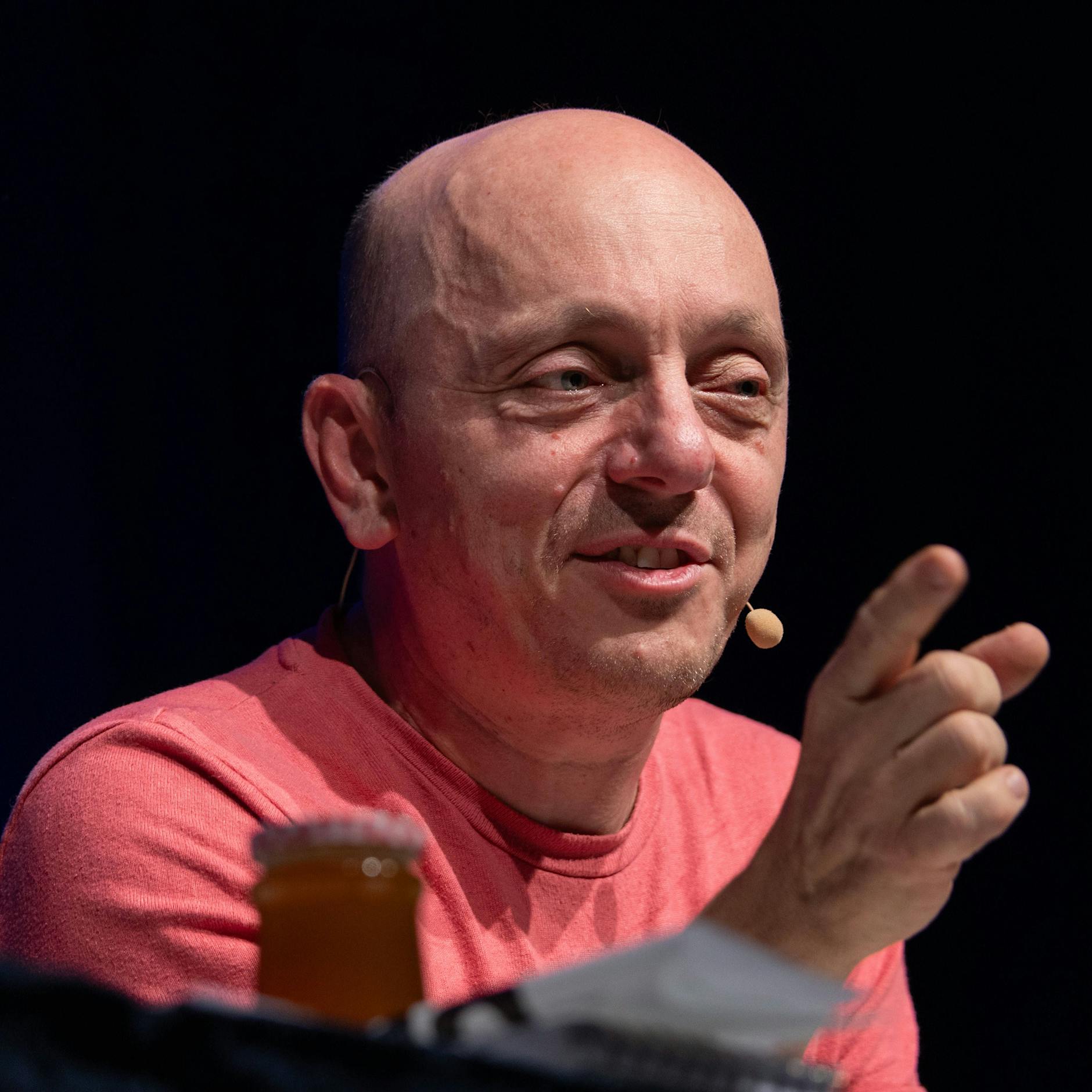 Bernhard Hoëcker privat: Das ist die Ehefrau des beliebten TV-Stars