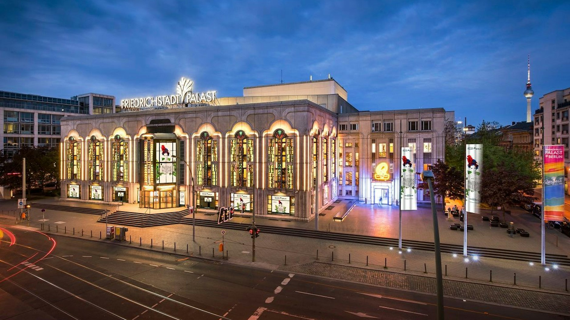 Friedrichstadt-Palast on the first day of Pracht: ZDF Series 