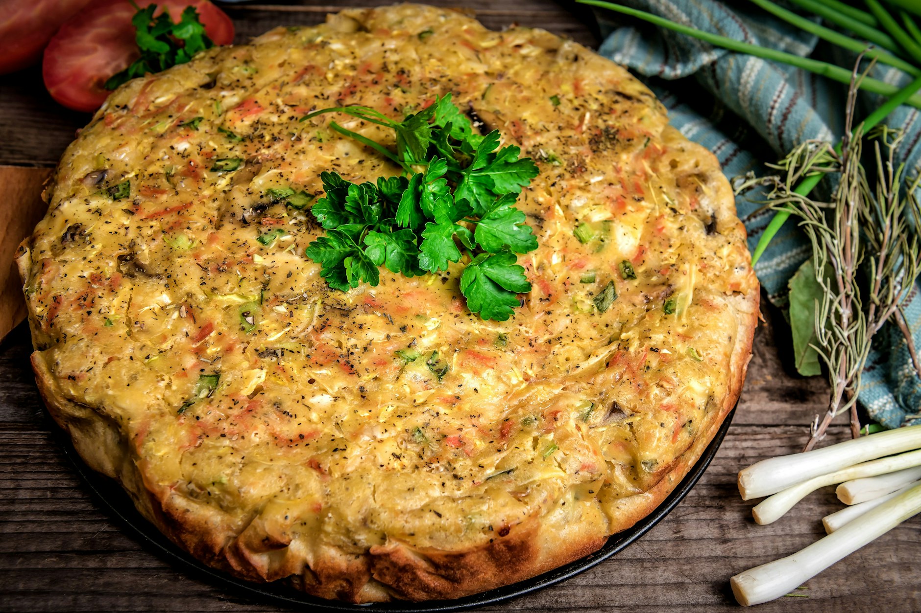 Thüringer Krautkuchen ist vor allem im Herbst ein Genuss - ob aus der Auflaufform oder der Springform. Das Rezept wird Ihnen garantiert Freude machen!