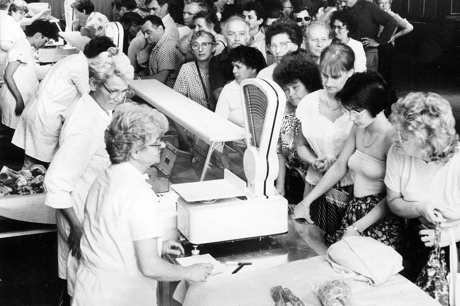 Viele Produkte gab es zu DDR-Zeiten im Einzelhandel nur als Bückware.