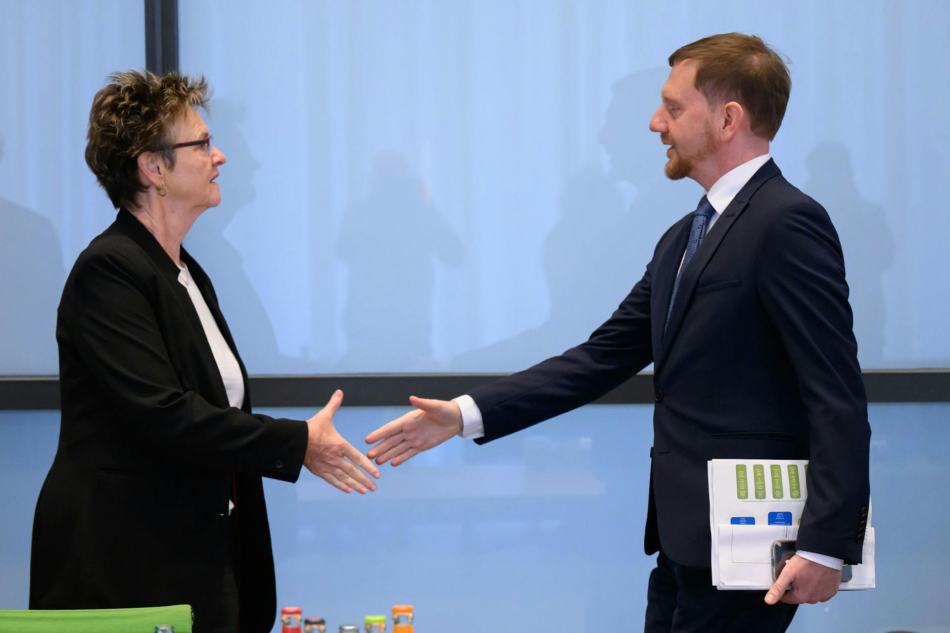 Sabine Zimmermann, Co-Vorsitzende des BSW Sachsen, und Michael Kretschmer (CDU), Ministerpräsident von Sachsen: Das BSW stellt Stimmen für Kretschmers Wiederwahl in Aussicht.