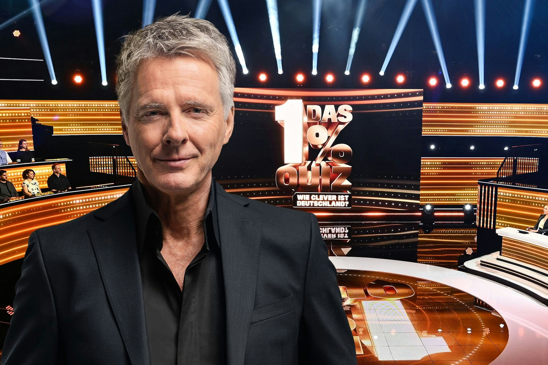 Moderator Jörg Pilawa führt Kandidaten und TV-Zuschauer heute durch das „1 % Quiz“ bei Sat.1.