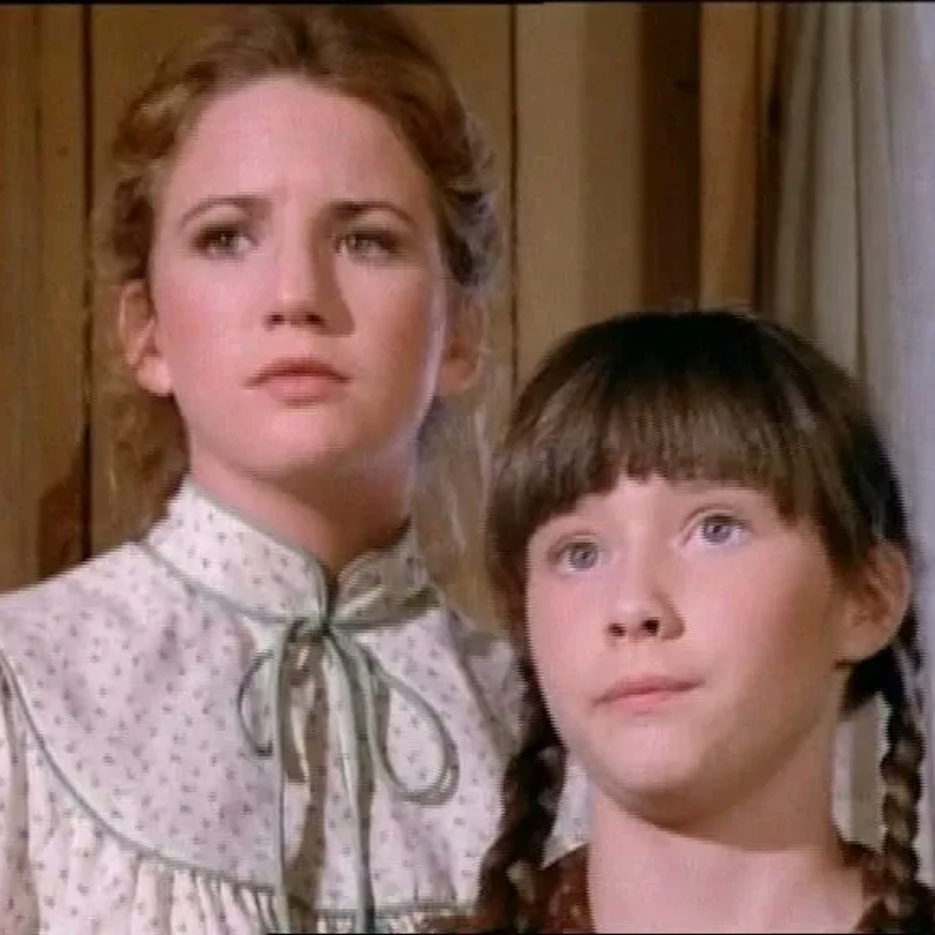 Jenny Wilder (gespielt von Shannen Doherty) an der Seite ihrer Tante Laura Ingalls (gespielt von Melissa Gilbert).