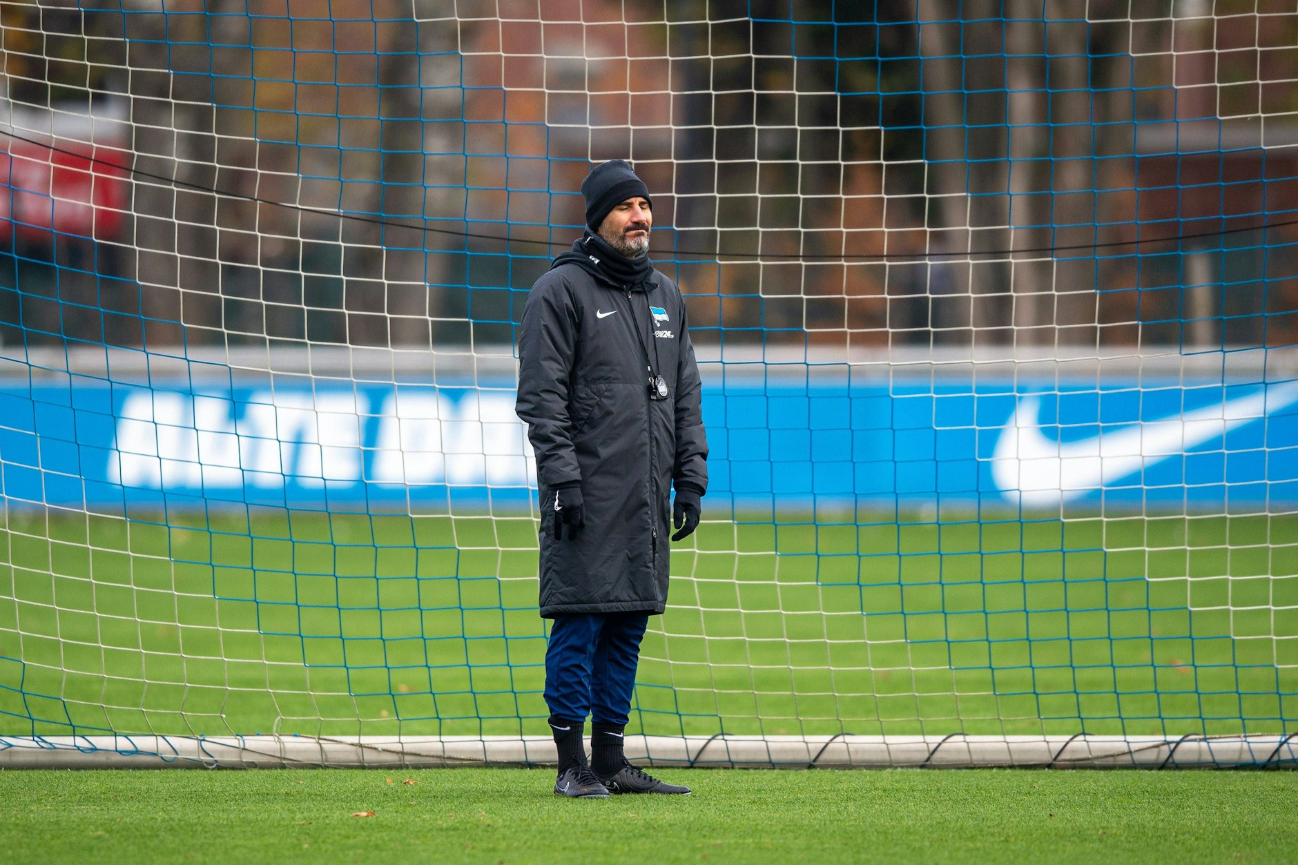 Nein, damit kann Herthas Coach Cristian Fiel nicht zufrieden sein. Im Training gab es nicht ein Tor nach einer Flanke - bei 36 Versuchen.
