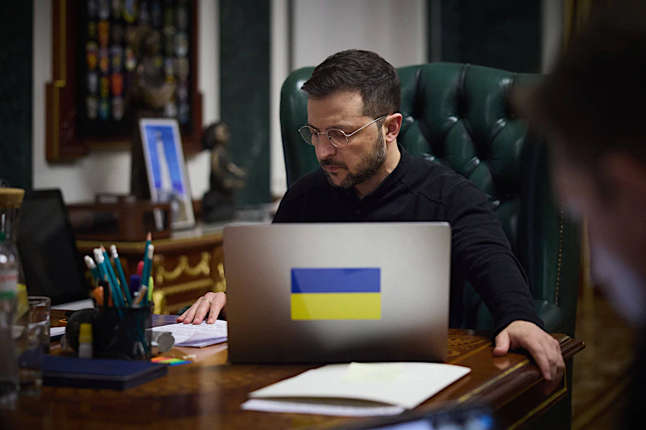 Der ukrainische Präsident Wolodymyr Selenskyj. In Kiew wolle man keine Atomwaffen entwickeln, betont das ukrainische Außenministerium.