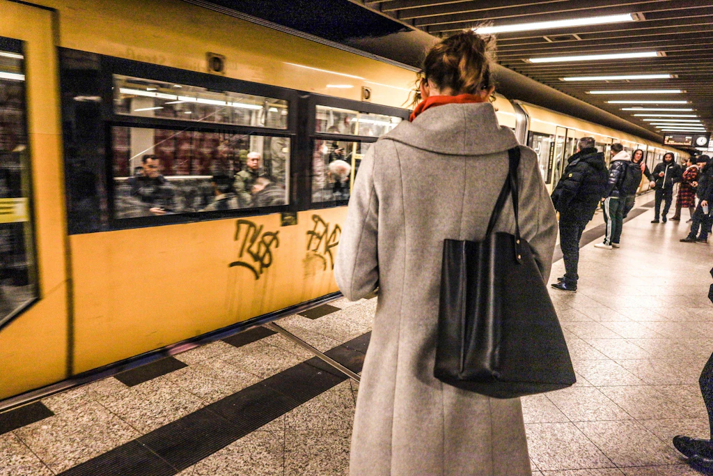 Belästigung in der Bahn: Frauenwaggons lösen nicht das Problem