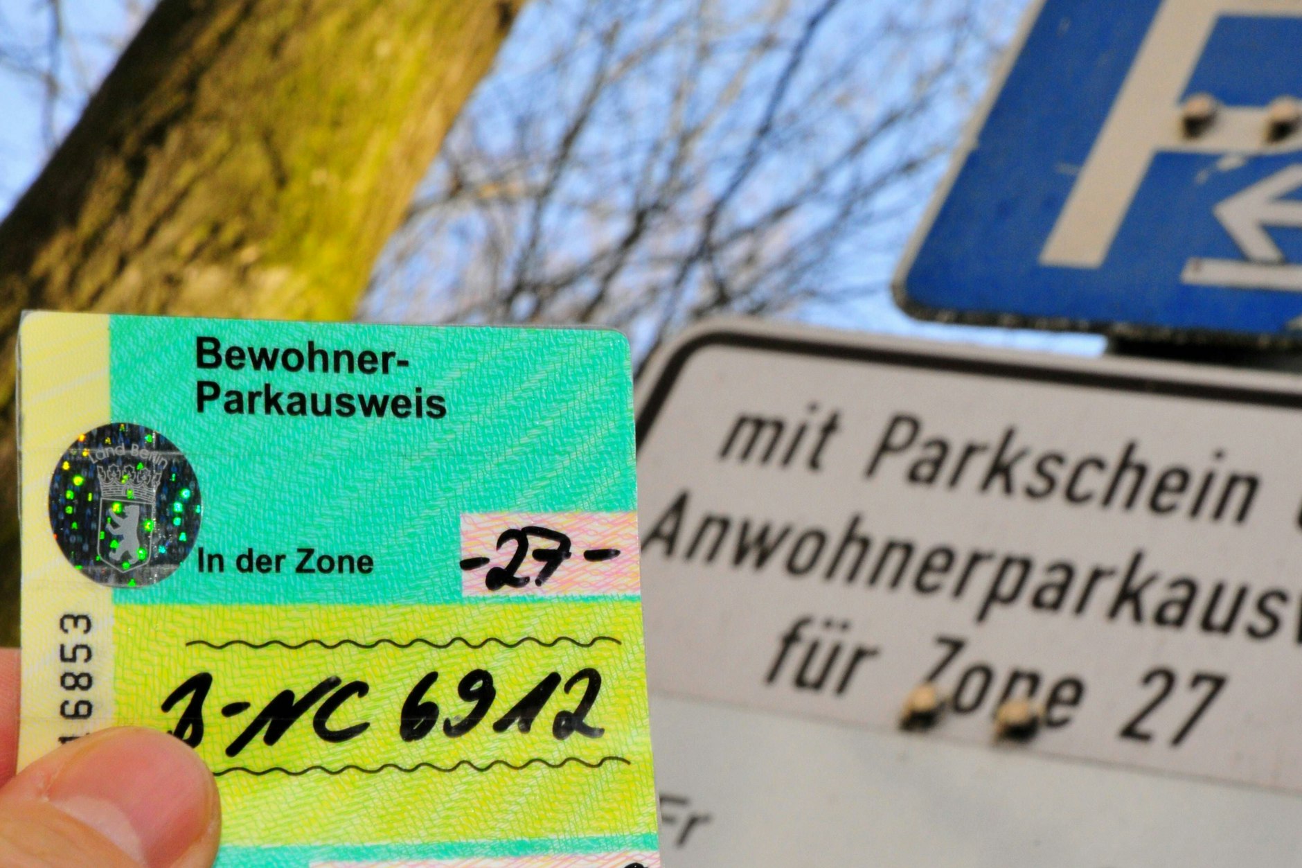 Sparhammer: Auch Parken und die Parkvignette sollen teurer werden.