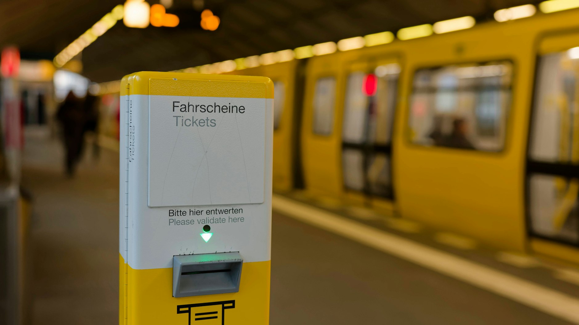 Auch die Öffis in Berlin werden deutlich teurer. Der Sparhammer trifft den ÖPNV voll.