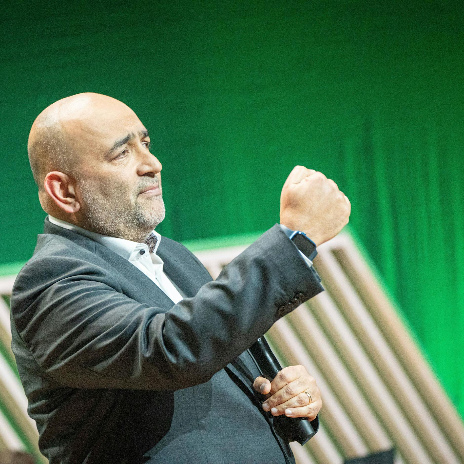 Image - „Wir gehen, weil es nicht gut lief“: Omid Nouripour verabschiedet sich aus der Grünen-Spitze