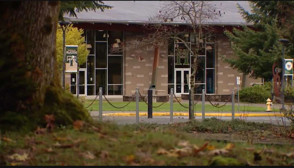 Versuchter Ehrenmord vor Schule: Eltern wollten eigene Tochter töten!