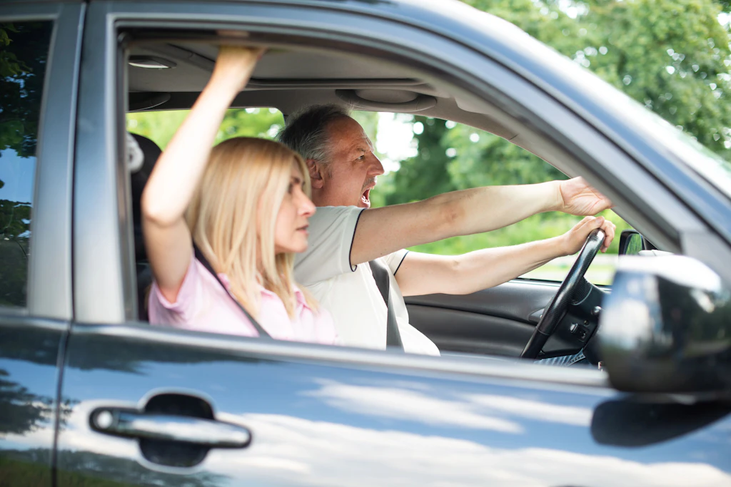DIESE Zahlen legen nahe: Männer sind die schlechteren Autofahrer!