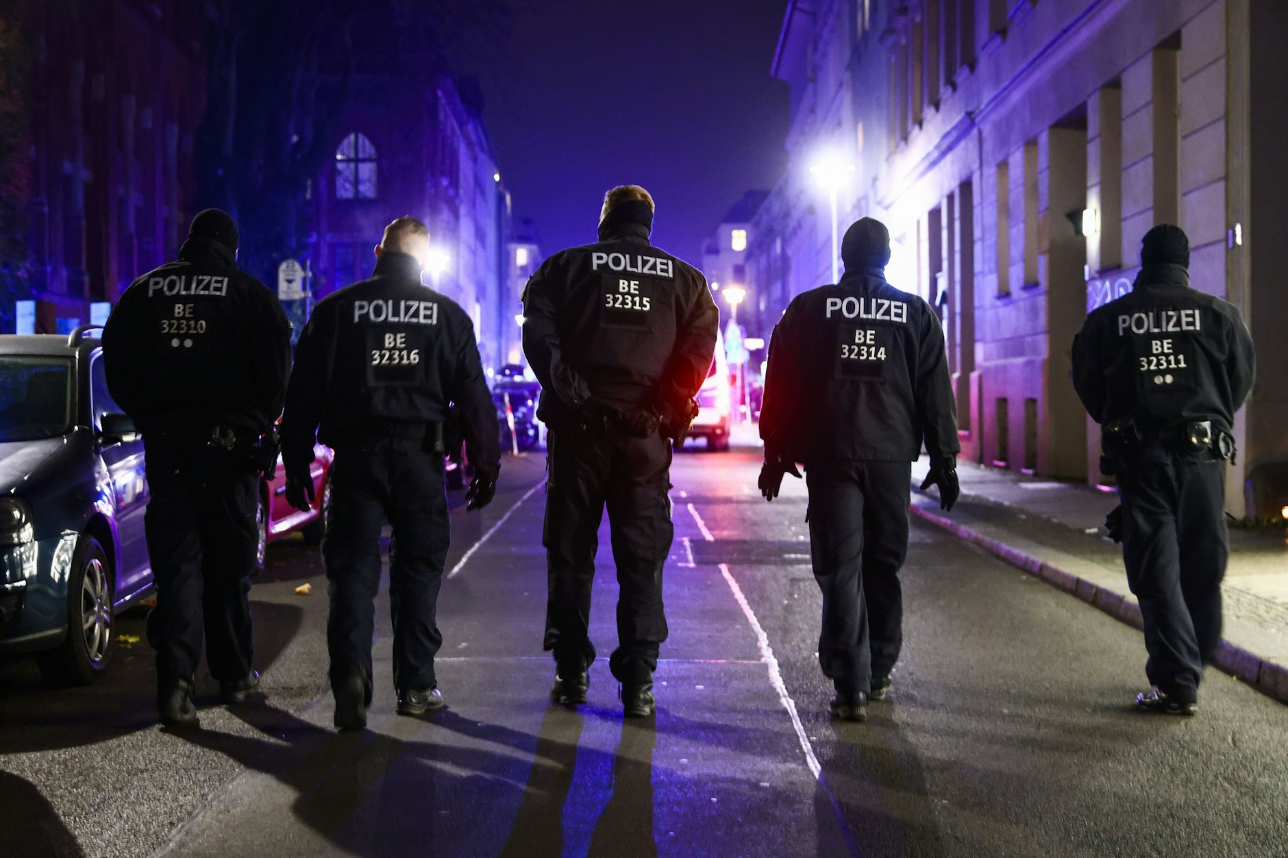 Tag und Nacht sind die Berliner Polizisten im Einsatz.