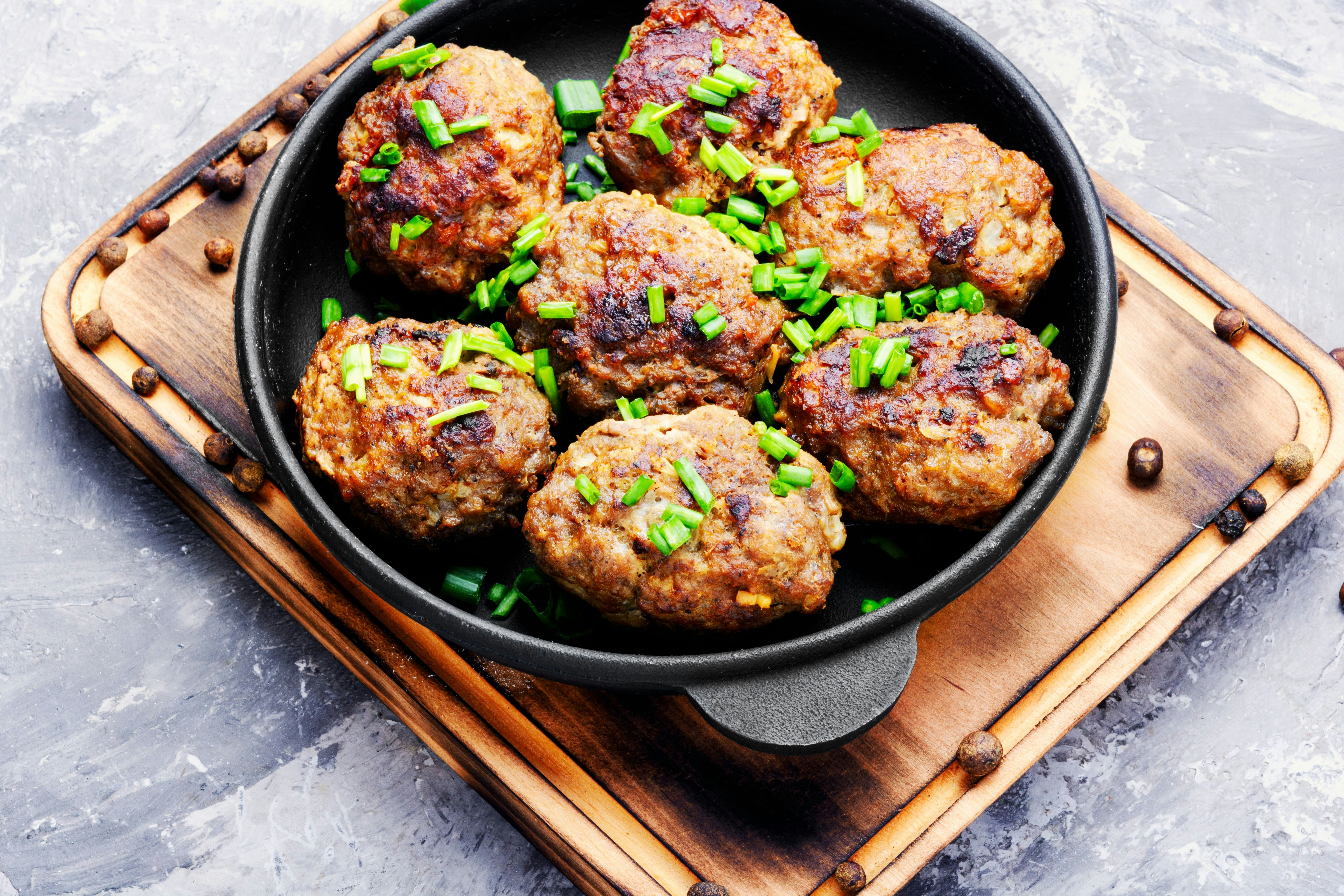 Omas saftige Frikadellen aus dem Ofen – das geniale Rezept