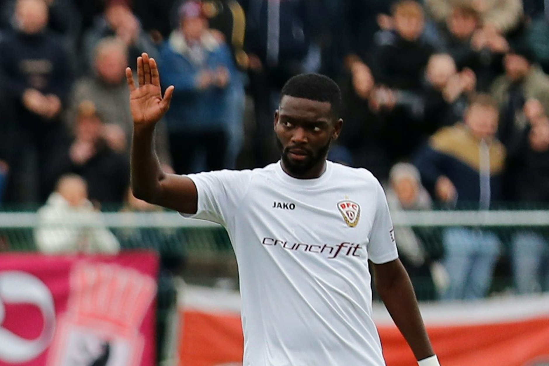 Schonen Gruß an alle, die ihn bisher immer falsch geschrieben haben. Richtig ist: Mcmoordy Hüther.