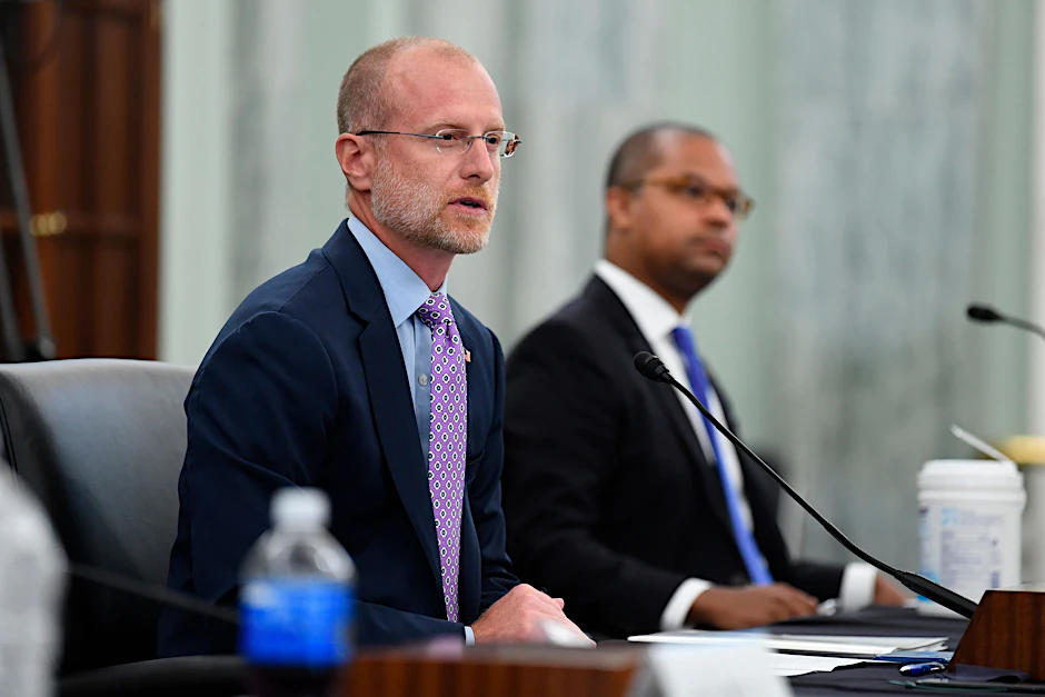 ARCHIV - 24.06.2020, USA, Washington: Brendan Carr beantwortet Fragen während einer Anhörung des Senatsausschusses für Handel, Wissenschaft und Verkehr.